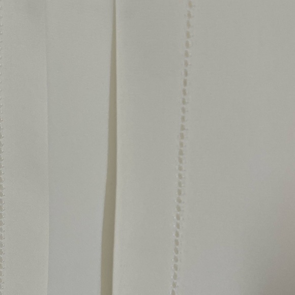 WH/BM Semi-sheer crepe Pull On Blouse - Picture 3 of 5